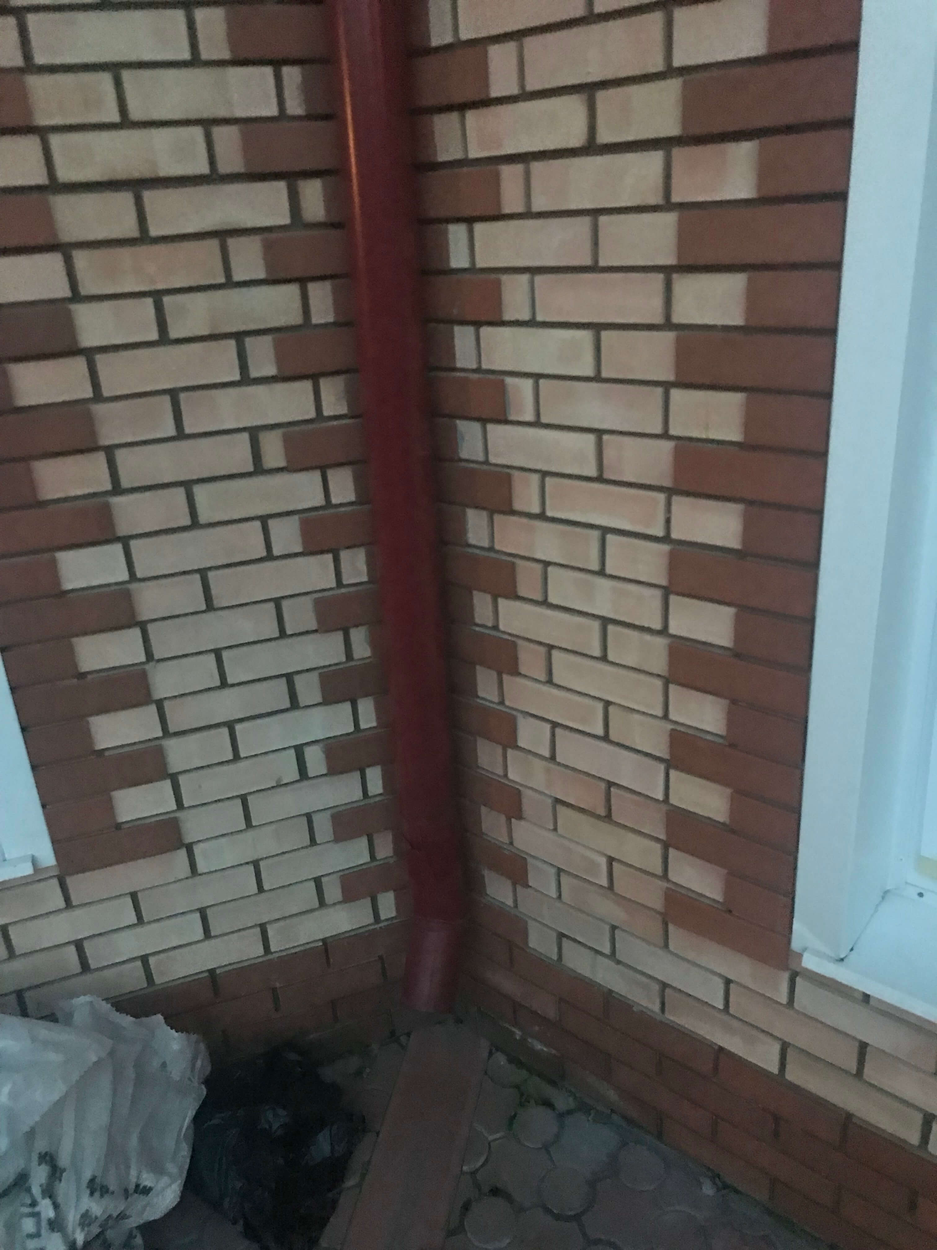Баня с бассейном и хоз.блок из кирпича