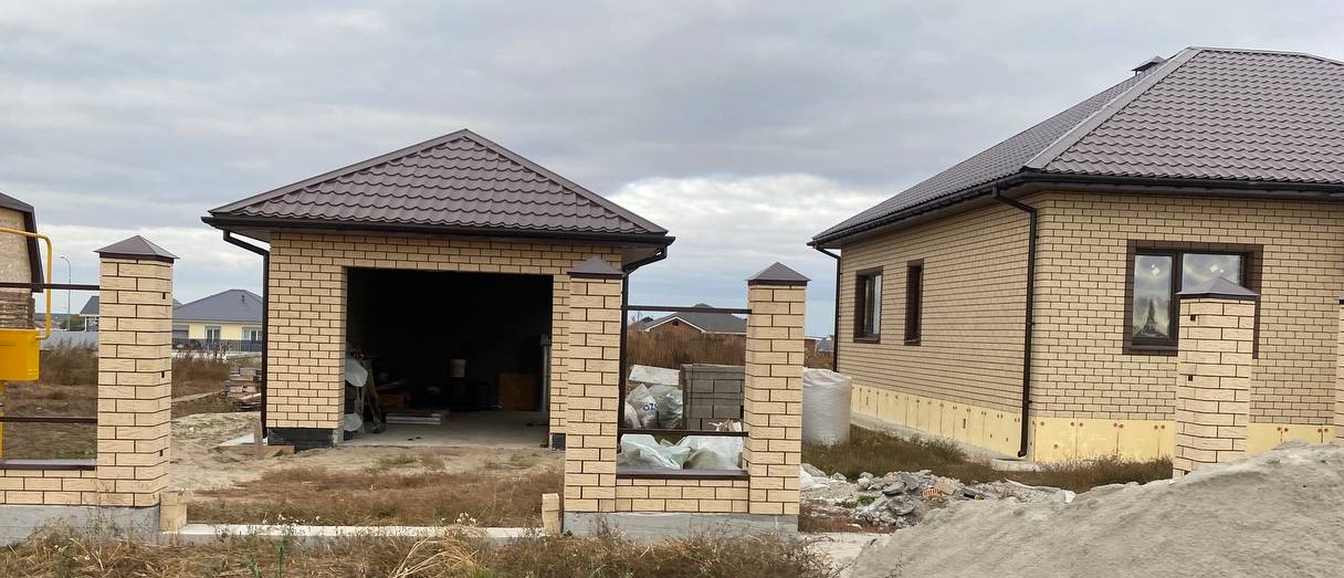 Гараж и загородный дом